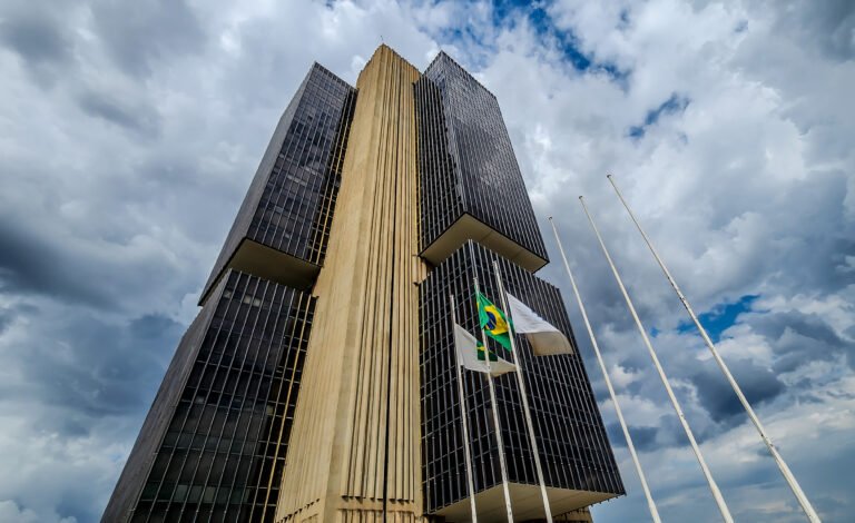 Atividade econômica tem alta de 0,01 em novembro