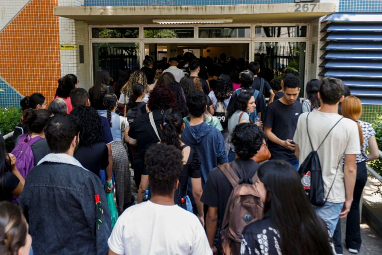 Ministério do Planejamento publica edital de concurso com 100 vagas