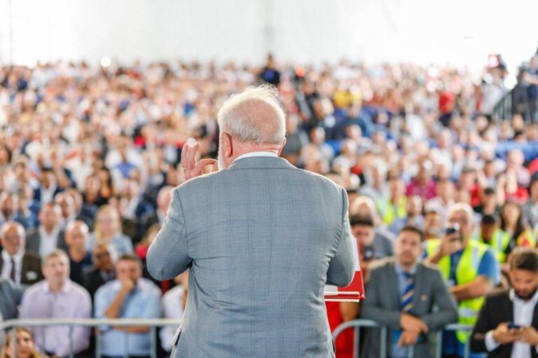 Lula anuncia novos institutos federais e R$ 1,3 bi para Rodoanel em SP